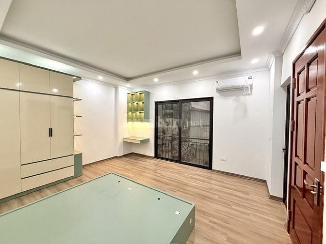 Bán nhà phố Đại La thoáng trước sau, Dt 40m2, mt 4m, 5 tầng thang máy.