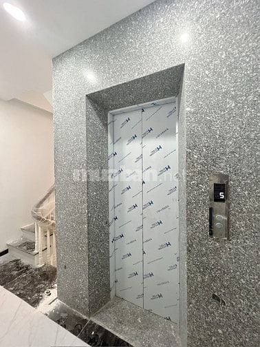 Bán nhà phố Đại La thoáng trước sau, Dt 40m2, mt 4m, 5 tầng thang máy.