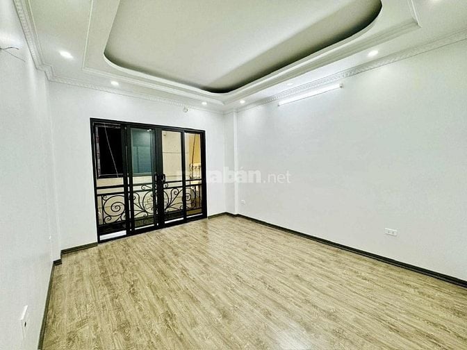 Bán nhà phố Đại La thoáng trước sau, Dt 40m2, mt 4m, 5 tầng thang máy.