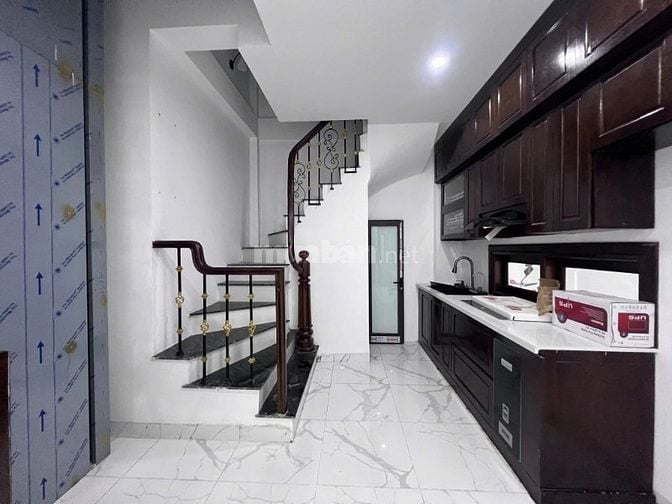 Nhà Phố Lò Đúc Hai Bà Trưng 30m 5 tầng , thang máy 10.8 tỷ.           