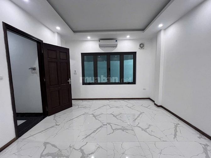 Nhà Phố Lò Đúc Hai Bà Trưng 30m 5 tầng , thang máy 10.8 tỷ.           