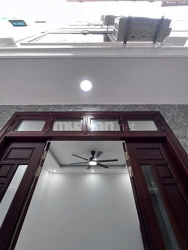 Nhà Phố Lò Đúc Hai Bà Trưng 30m 5 tầng , thang máy 10.8 tỷ.           