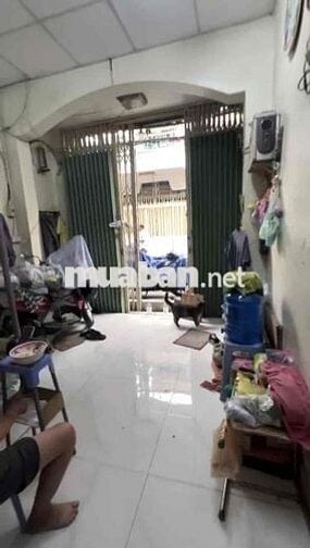 Bà Hom Quận 6 nhà 2 tầng diện tích 3,2x8m giá 3,45 tỷ.