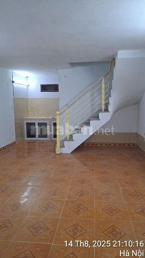 Cho thuê nhà chính chủ 2 tầng ngõ 509 Vũ Tông Phan