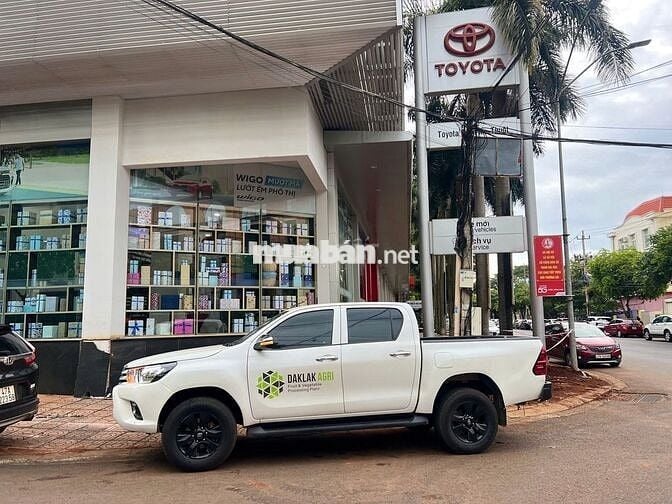 TOYOTA HILUX 2017 MT - Nhập Thái 435tr