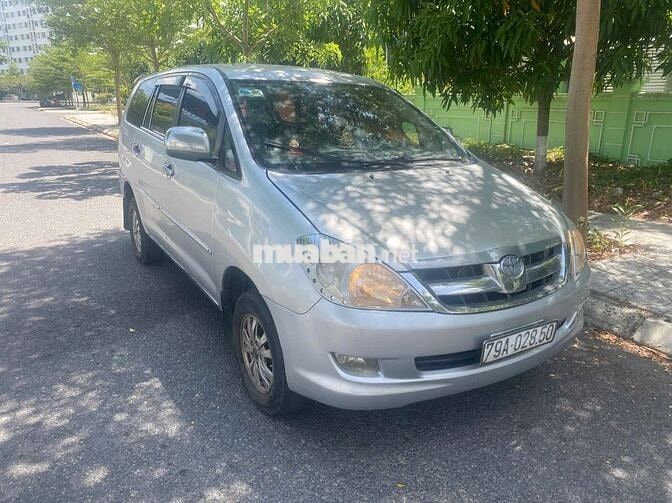 Toyota Innova 2008 J - 123456 km