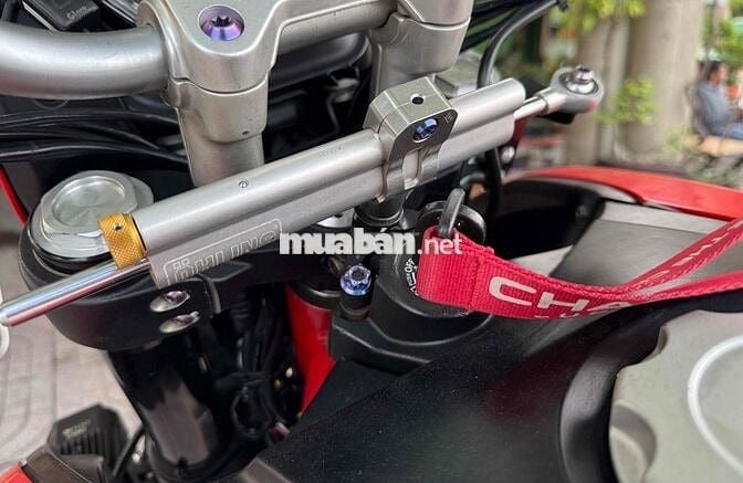 Hypermotard 821