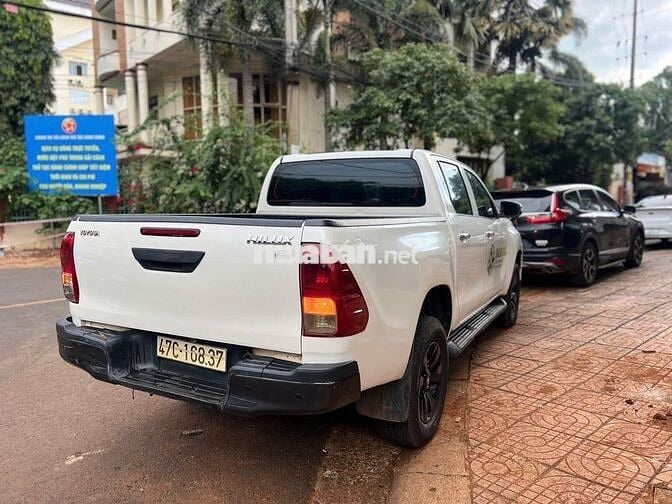 TOYOTA HILUX 2017 MT - Nhập Thái 435tr