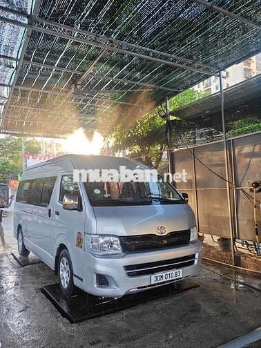 2013 máy dầu 9 chỗ.  Nhập khẩu nhật bản