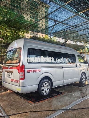 2013 máy dầu 9 chỗ.  Nhập khẩu nhật bản