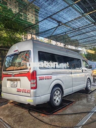 2013 máy dầu 9 chỗ.  Nhập khẩu nhật bản