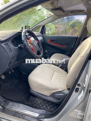Toyota Innova 2013 J - 140000 km