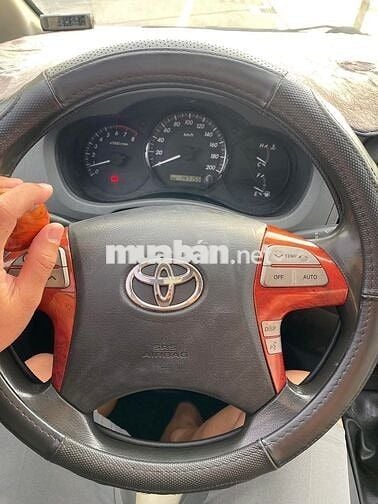 Toyota Innova 2013 J - 140000 km