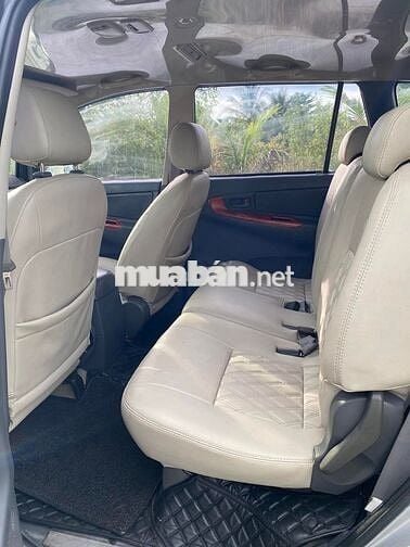 Toyota Innova 2013 J - 140000 km