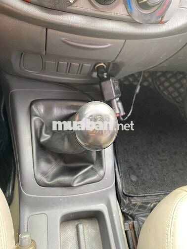 Toyota Innova 2013 J - 140000 km