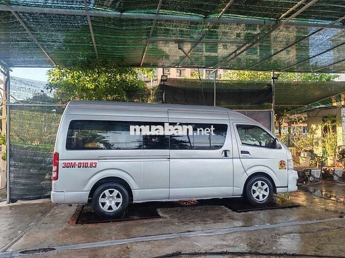 2013 máy dầu 9 chỗ.  Nhập khẩu nhật bản