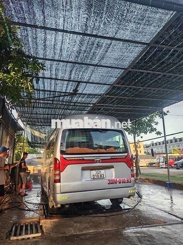 2013 máy dầu 9 chỗ.  Nhập khẩu nhật bản