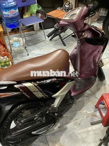 Luvias màu đen xe zin
