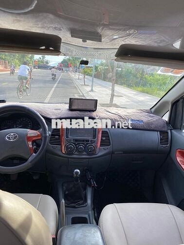 Toyota Innova 2013 J - 140000 km