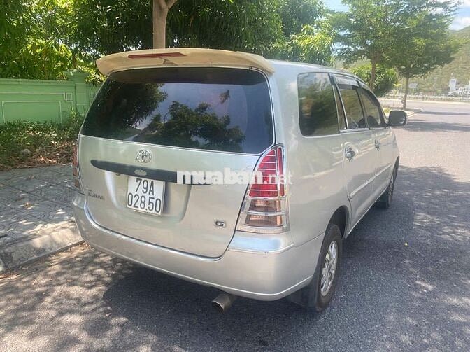 Toyota Innova 2008 J - 123456 km