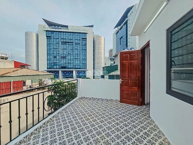 Bán nhà Lê Thanh Nghị, DT 42m2, mt 4m, 5 tầng thang máy xây mới ở ngay