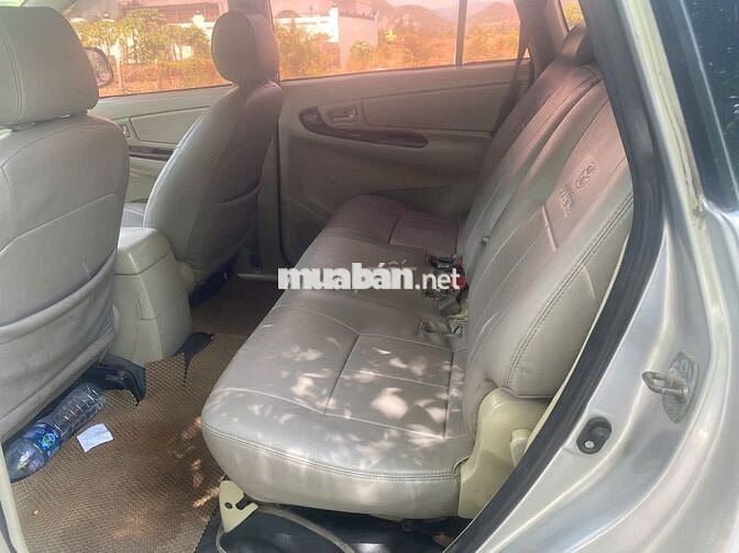 Toyota Innova 2008 J - 123456 km