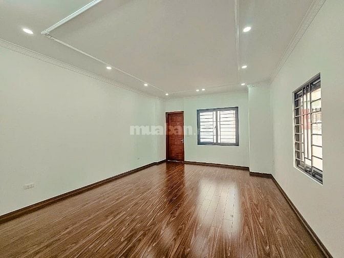 Bán nhà Lê Thanh Nghị, DT 42m2, mt 4m, 5 tầng thang máy xây mới ở ngay