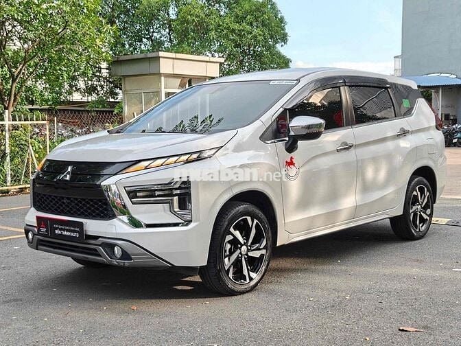 Mitsubishi Xpander AT Premium 2023 Odo 4v9