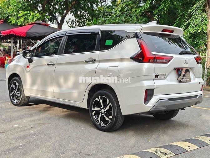 Mitsubishi Xpander AT Premium 2023 Odo 4v9