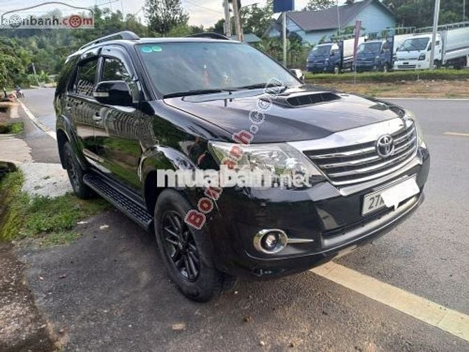 Toyota Fortuner 2.7V 4x2 AT 2015