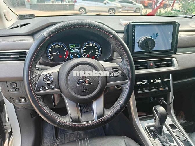 Mitsubishi Xpander AT Premium 2023 Odo 4v9