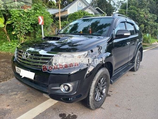 Toyota Fortuner 2.7V 4x2 AT 2015