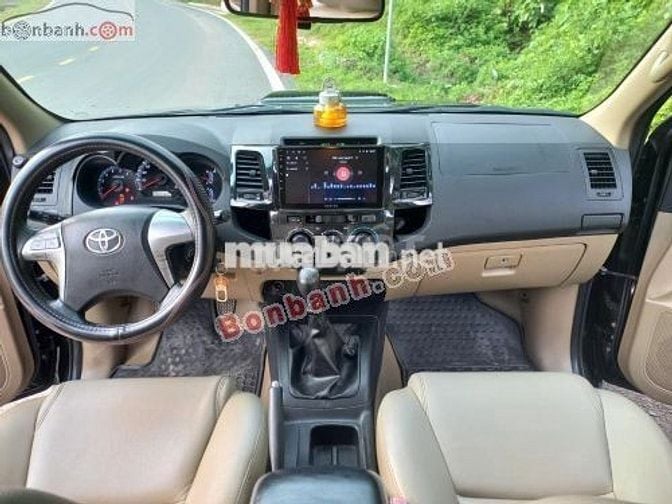 Toyota Fortuner 2.7V 4x2 AT 2015