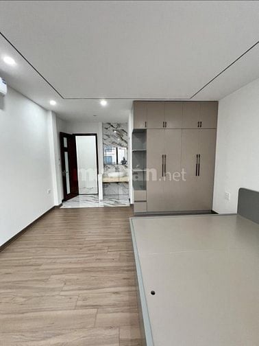 Giảm 400Tr-Bán Nhanh Trong Tháng Nhà 6T - 4 PN -Full Nội Thất,Phố Trạm