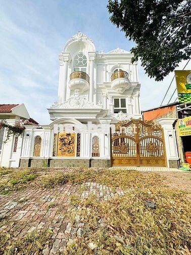 Biệt thự 1 trệt 2 lầu đường 1B KDC Nam Long gần vó nguyên giáp