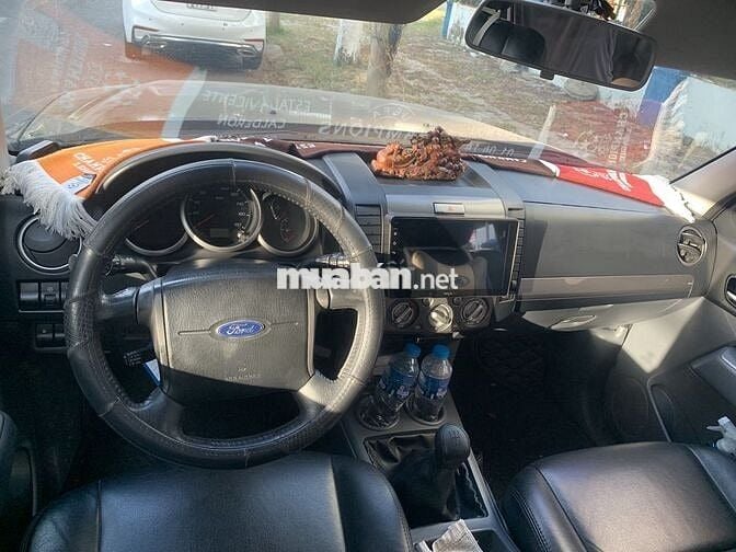 Ford Everest 2013 2.5L 4x2 MT - 150000 km