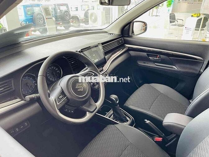 Suzuki XL7 2025 giảm 100% trước bạ hổ trợ nợ xấu