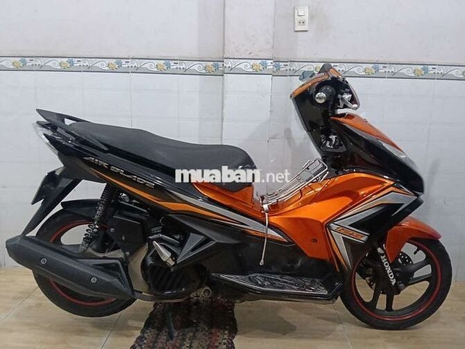 Ab 125=cam đen,xe còn mới lắm,bs65