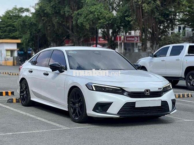 Honda Civic RS 2022 *** còn sót lại siêu ít k