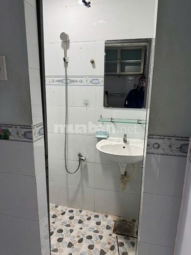 Cho thuê nhà hẻm 2.5m (XM) Bình Tiên, P.8, Q.6 giá 5.5tr