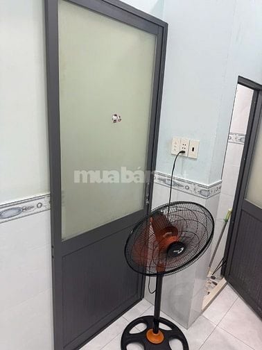 Cho thuê nhà hẻm 2.5m (XM) Bình Tiên, P.8, Q.6 giá 5.5tr