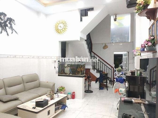 GIẢM CHÀO 200TR NHÀ ĐẸP - SỔ VUÔNG - HẺM XE TẢI TRÁNH