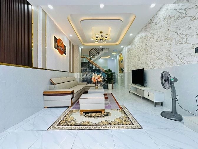 Nhỉnh 3 tỷ có ngay hàng hiếm đường 6m trung tâm Quận 1. LH: 0964463720