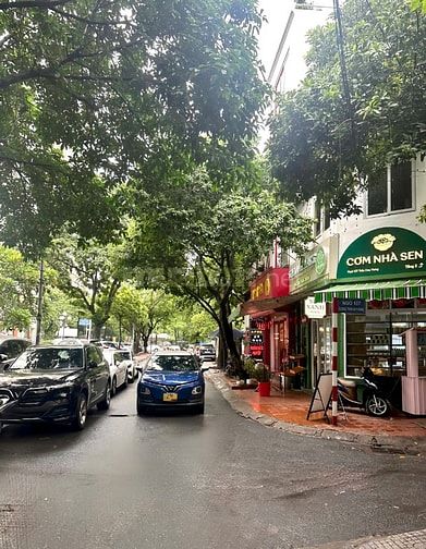 Nhà đẹp nguyên căn Đỗ Quang giáp Nguyễn Thị Định42m2,phân lô,vỉa hè,kd