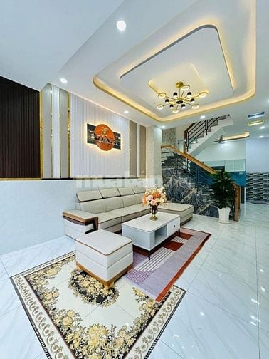 Nhỉnh 3 tỷ có ngay hàng hiếm đường 6m trung tâm Quận 1. LH: 0964463720