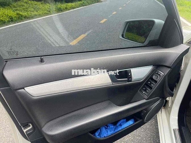 Mercedes Benz C Class 2012 C200 - 13000 km