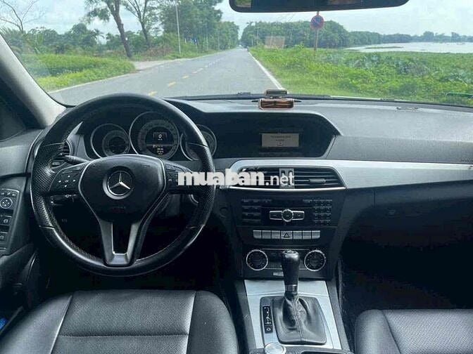Mercedes Benz C Class 2012 C200 - 13000 km