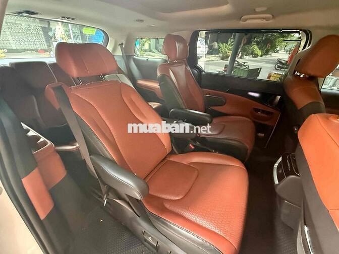 Kia Carnival 2022 Signature 2.2D - 31000 km
