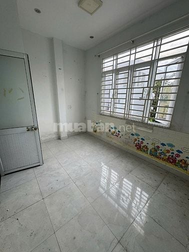 Bán gấp nhà H1183 PTH, P5. Trệt, 2 lầu, ST, 4mx20m, thêm 2 căn cấp 4 