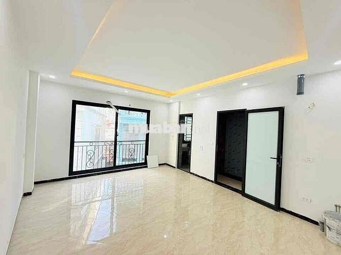 Bán Nhà Cầu Giấy -31m2x5 tầng-gần phố -full nội thất -7.5 tỷ